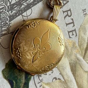 Vintage Fleur-de-Lis Locket Necklace
